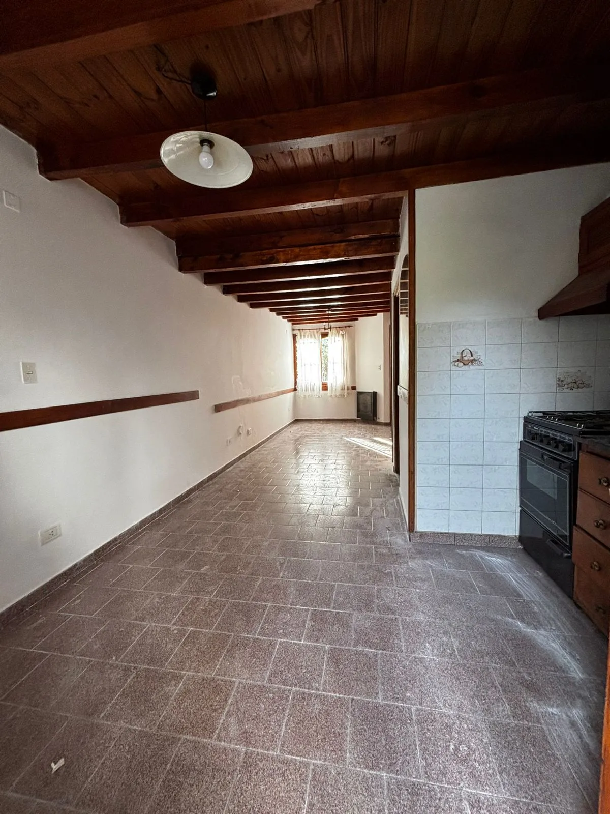 Cabaña en alquiler – 2 dormitorios con living comedor - 3